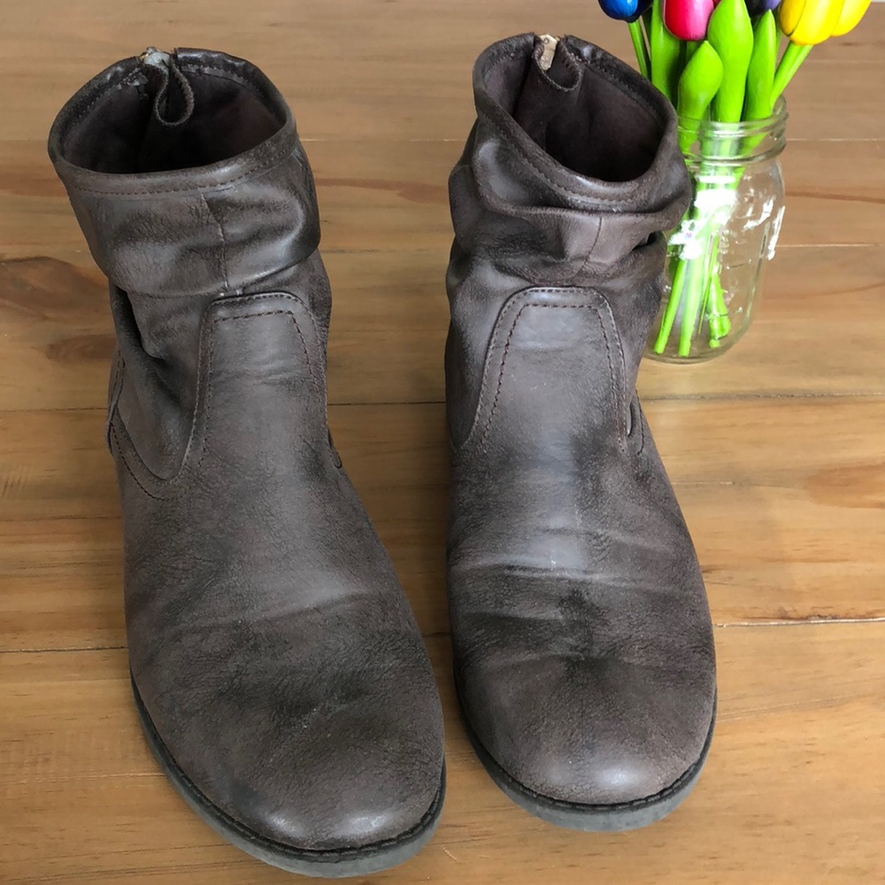 Slouchy ankle boots